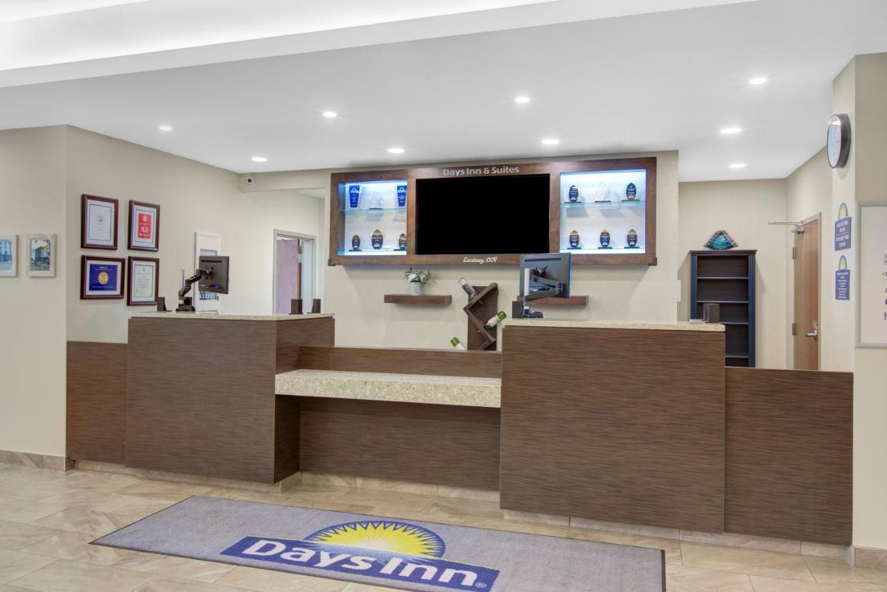 Days Inn & Suites By Wyndham Линдсей Экстерьер фото