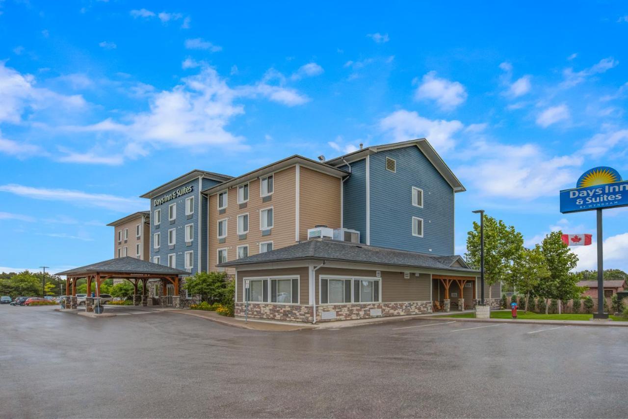 Days Inn & Suites By Wyndham Линдсей Экстерьер фото