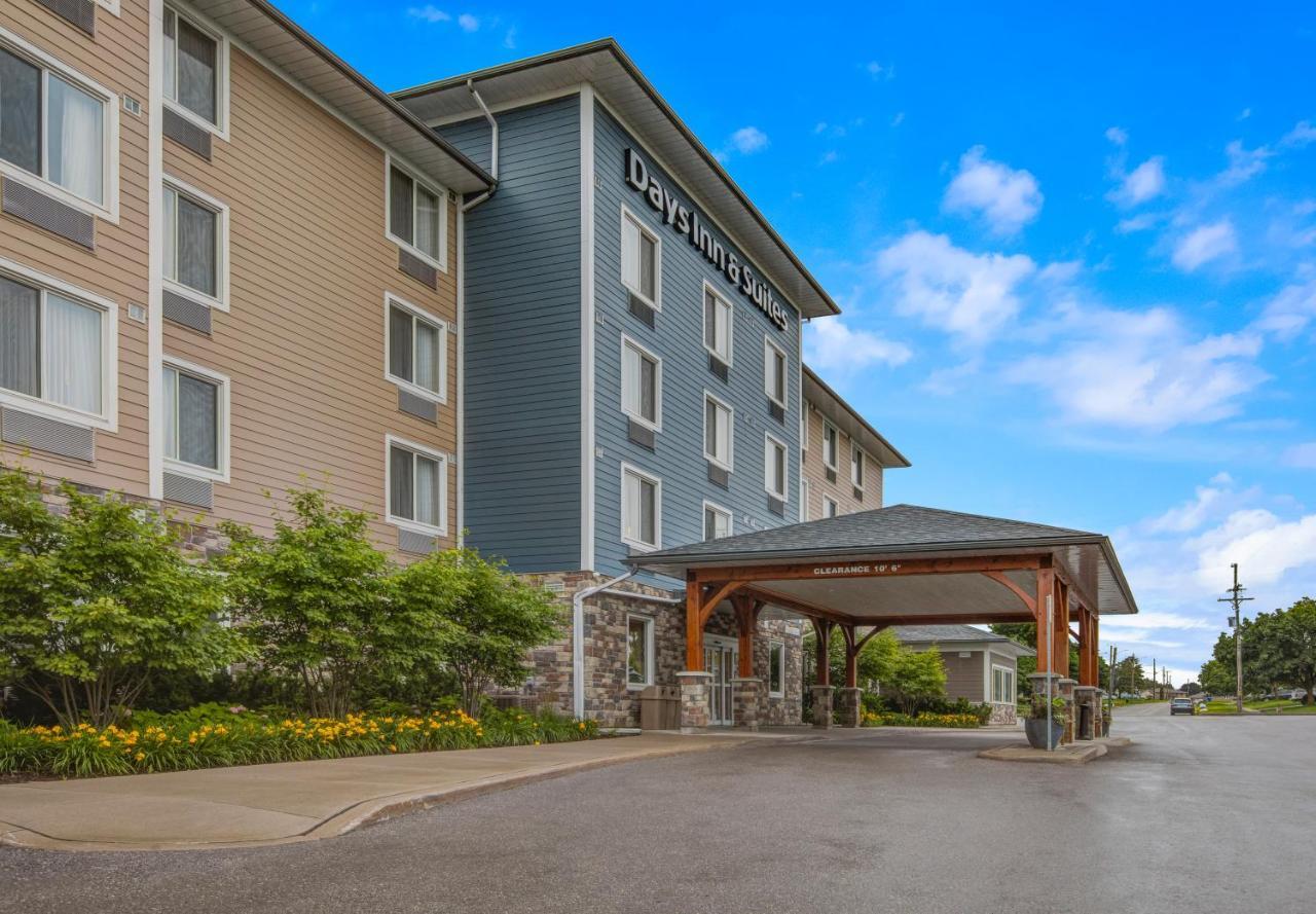 Days Inn & Suites By Wyndham Линдсей Экстерьер фото