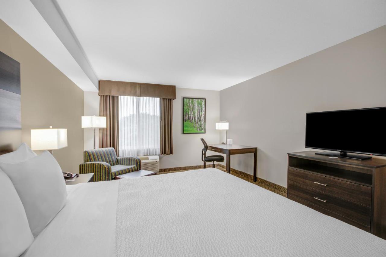 Days Inn & Suites By Wyndham Линдсей Экстерьер фото